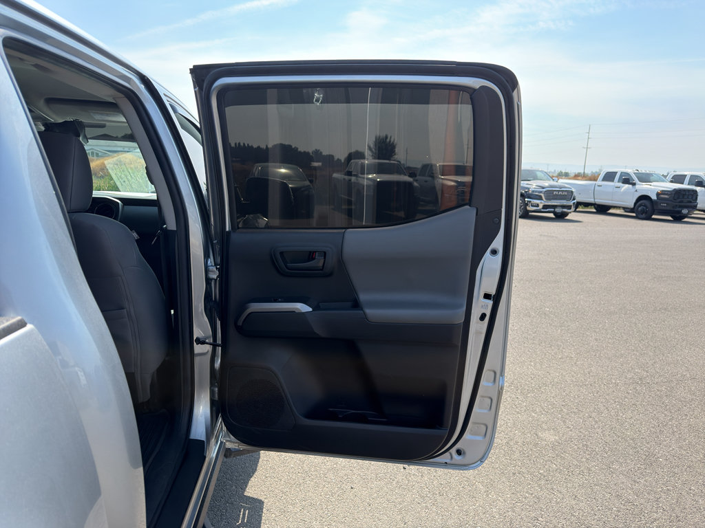 Used 2023 Toyota Tacoma SR5 w/ Technology Package AWD/4WD image 16