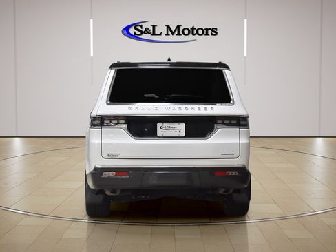 Used 2022 Jeep Grand Wagoneer Series II AWD/4WD image 7