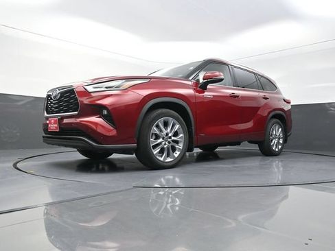 Used 2021 Toyota Highlander Limited AWD/4WD image 32