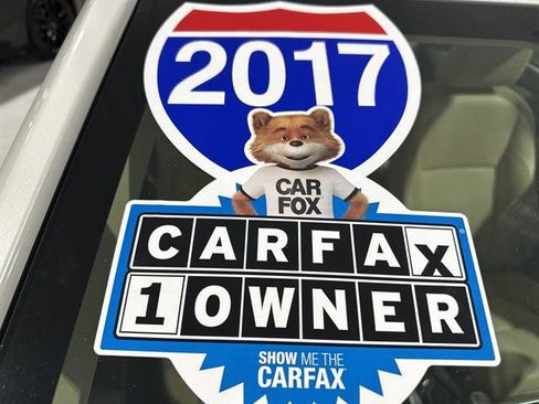 Used 2017 Toyota Corolla LE image 12