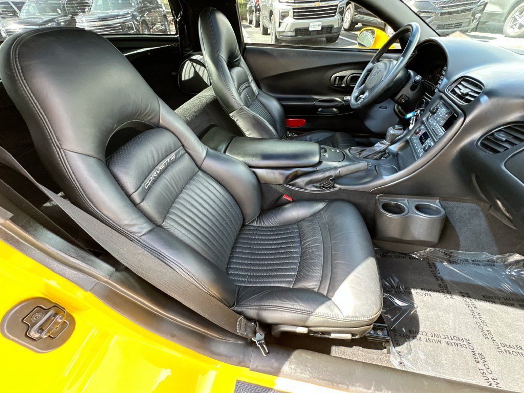 Used 2002 Chevrolet Corvette Coupe w/ Preferred Equipment Group2 RWD image 24
