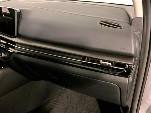 Used 2026 Kia Sportage EX FWD image 16