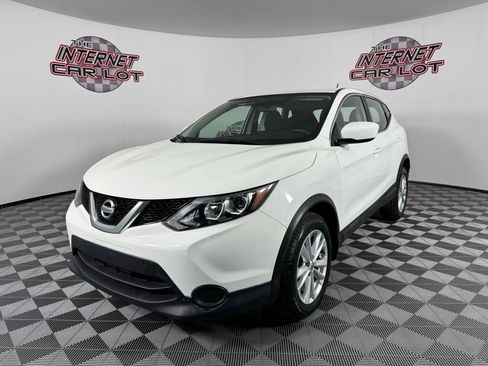 Used 2018 Nissan Rogue Sport S w/ S Appearance Package image 3