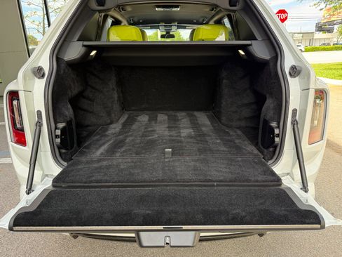 Used 2025 Rolls-Royce Cullinan Black Badge image 46