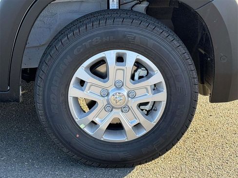 New 2026 RAM ProMaster 2500 w/ Quick Order Package 22G SLT image 7