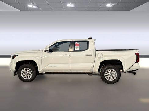 Used 2026 Toyota Tacoma SR5 RWD image 2