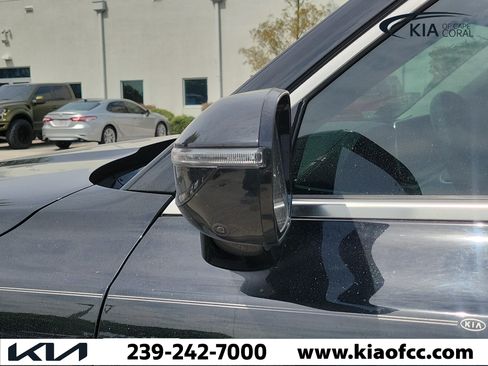 Used 2020 Kia Telluride SX w/ Towing Package FWD image 7