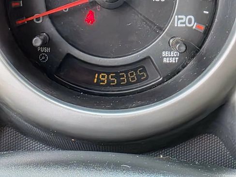 Used 2005 Honda Element EX image 19