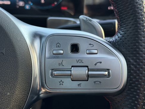 Used 2021 Mercedes-Benz GLB 35 AMG 4MATIC image 25