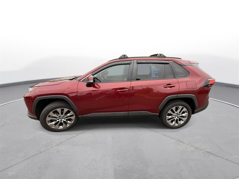 Certified 2021 Toyota RAV4 XLE Premium FWD image 9