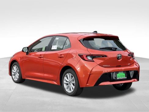New 2026 Toyota Corolla SE image 3