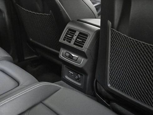 Certified 2025 Audi Q5 2.0T Premium w/ Convenience Plus Package image 18