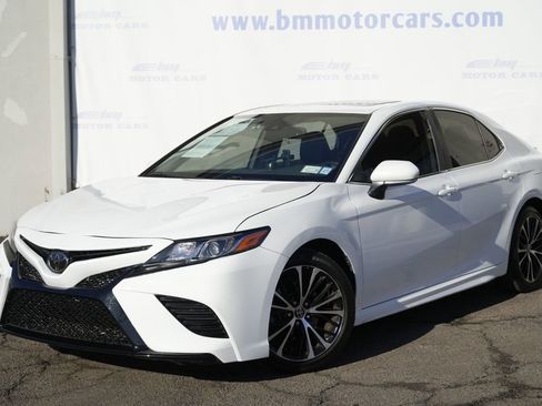 Used 2020 Toyota Camry SE w/ Audio Package image 2