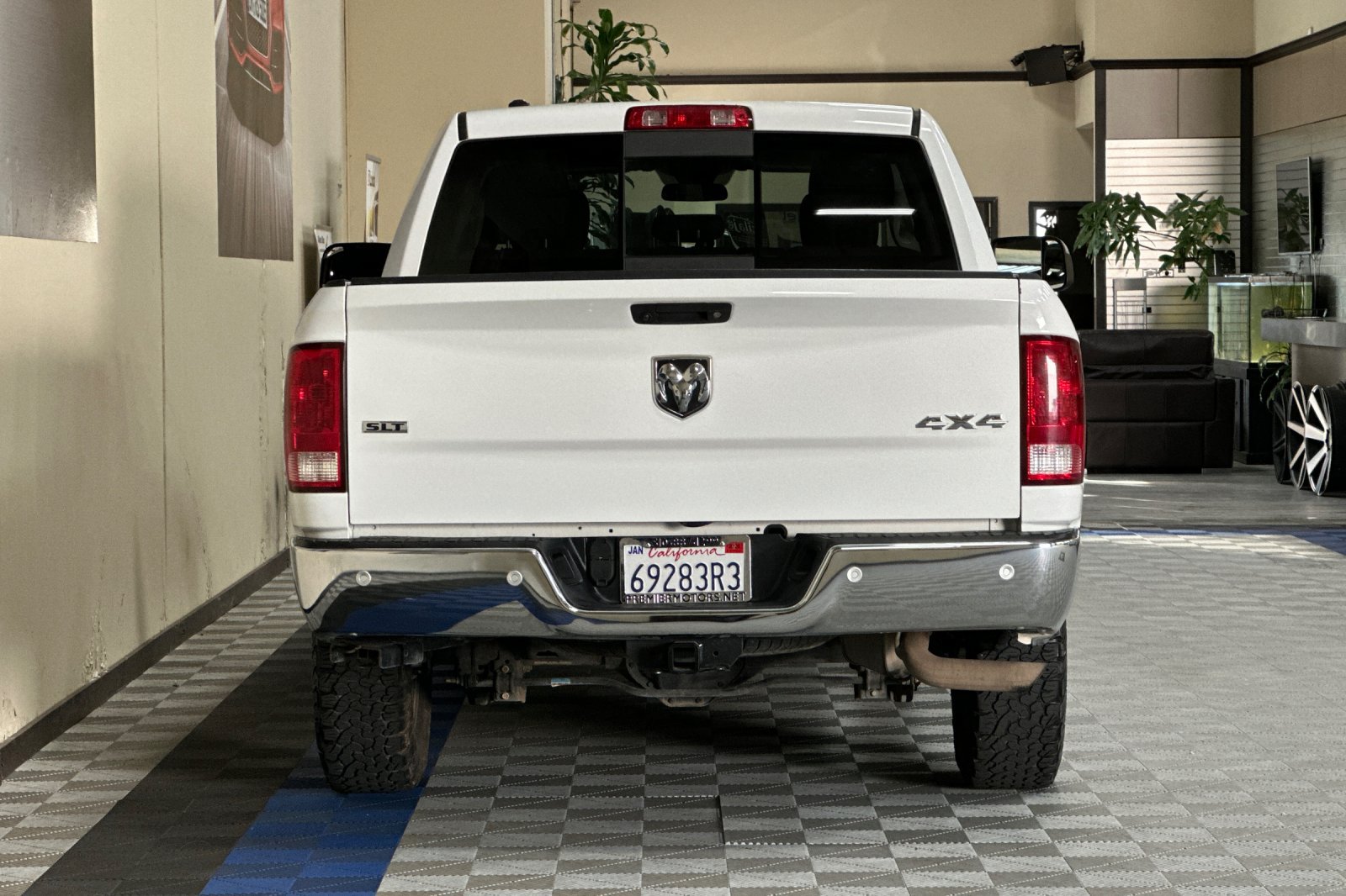 Used 2018 RAM 1500 Classic SLT AWD/4WD image 5