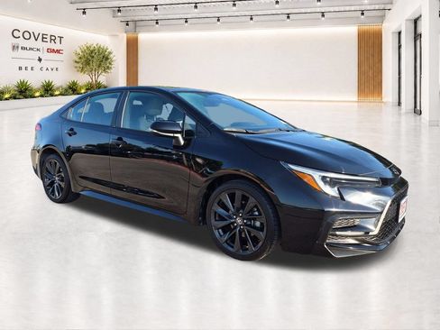 Used 2023 Toyota Corolla SE FWD image 1