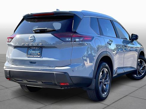 Used 2026 Nissan Rogue SV w/ SV Premium Package image 13