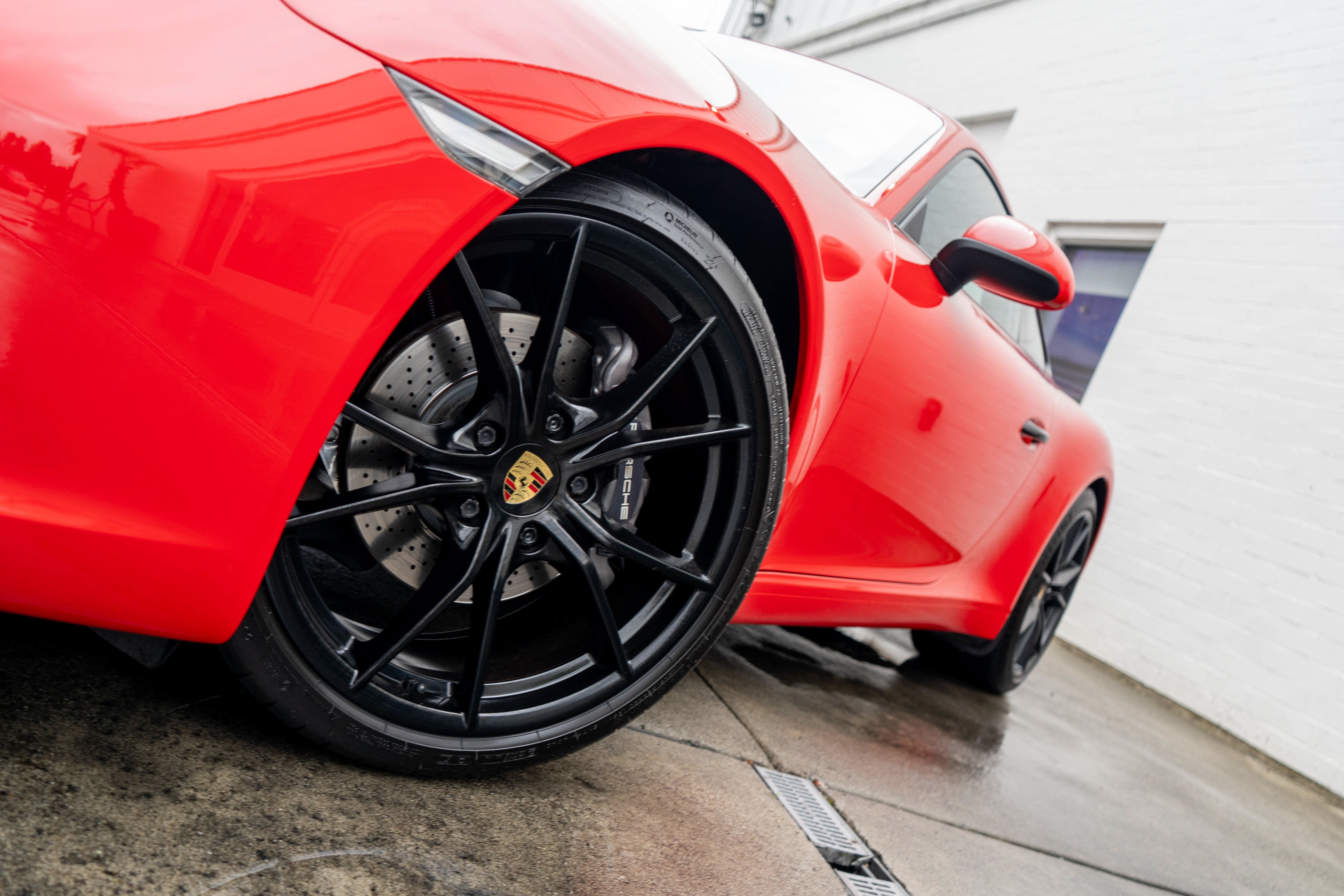 Used 2018 Porsche 911 Carrera RWD image 4