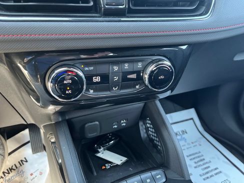 Used 2024 Chevrolet TrailBlazer RS w/ Convenience Package AWD/4WD image 19
