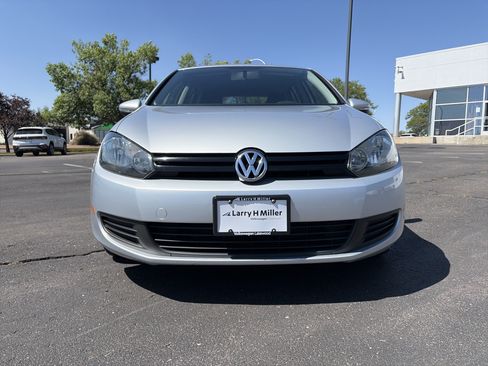 Used 2013 Volkswagen Golf 4-Door FWD image 2