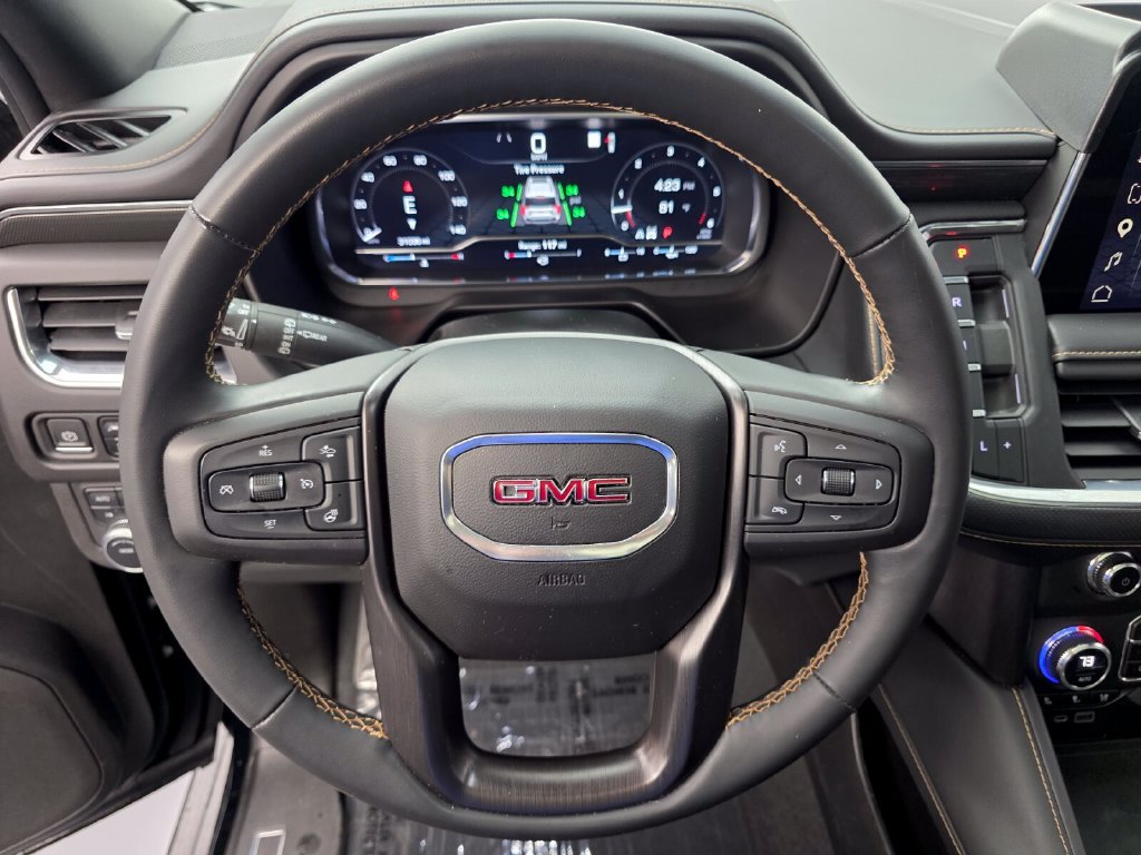 Used 2023 GMC Yukon AT4 w/ Technology Package AWD/4WD image 19