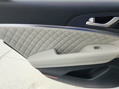 Used 2025 Genesis G70 3.3T Advanced w/ Sport Prestige Package image 32