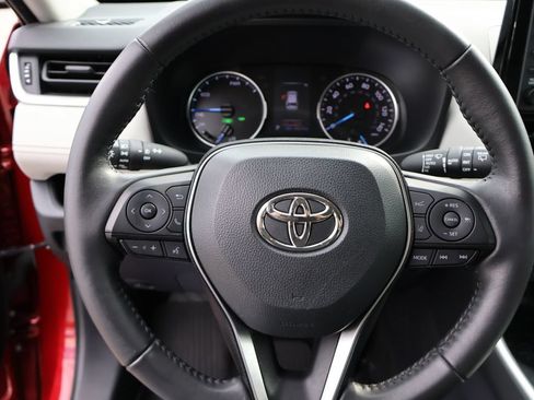 Used 2020 Toyota RAV4 XLE w/ XLE Grade Weather Package AWD/4WD image 27