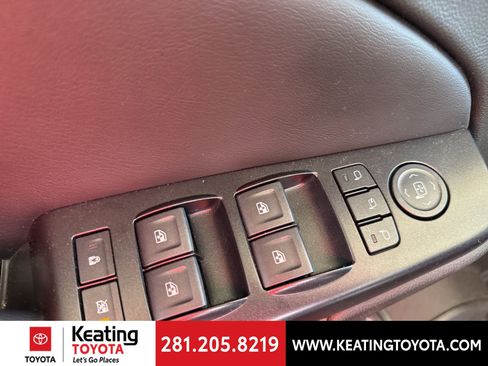 Used 2018 GMC Yukon SLT w/ Open Road Package image 11