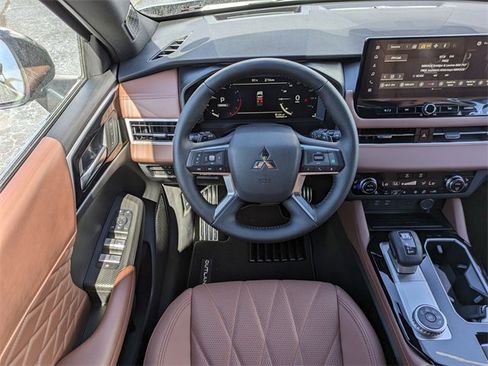 New 2025 Mitsubishi Outlander SEL image 17