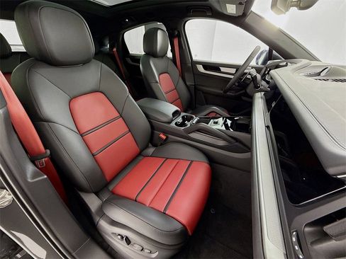 New 2026 Porsche Cayenne S image 30