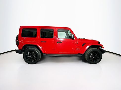 Used 2023 Jeep Wrangler Unlimited Sahara w/ Cold Weather Group AWD/4WD image 10