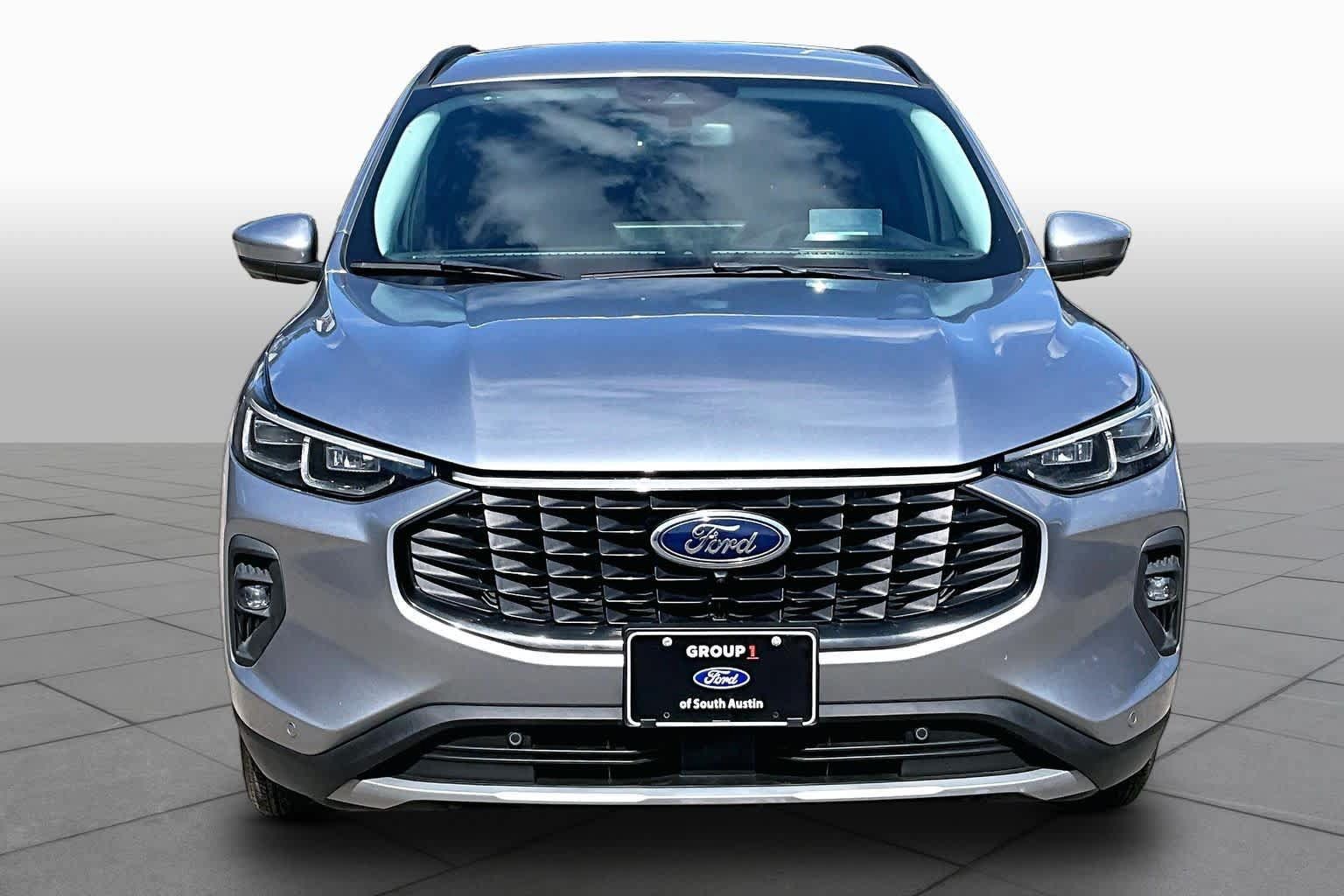 Used 2023 Ford Escape SE w/ PHEV Premium Package FWD image 4
