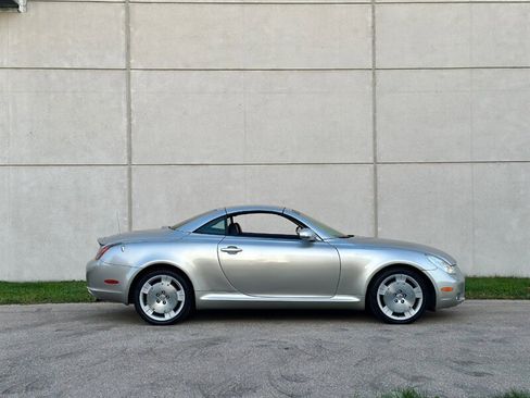 Used 2004 Lexus SC 430 Convertible RWD image 16