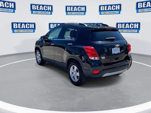 Used 2019 Chevrolet Trax LT w/ LT Convenience Package FWD image 6