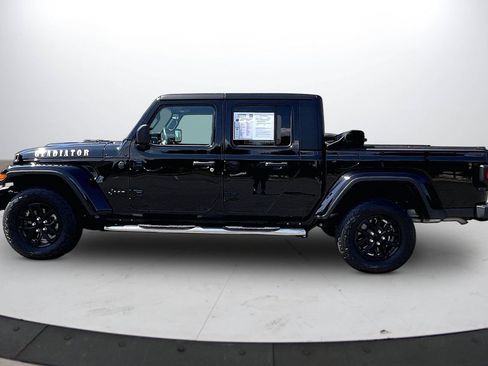Used 2023 Jeep Gladiator Sport AWD/4WD image 5