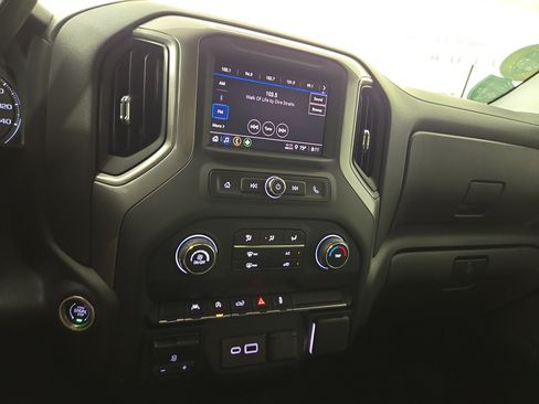 Used 2024 Chevrolet Silverado 1500 Custom AWD/4WD image 20