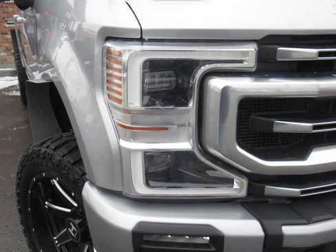 Used 2022 Ford F350 Platinum image 4