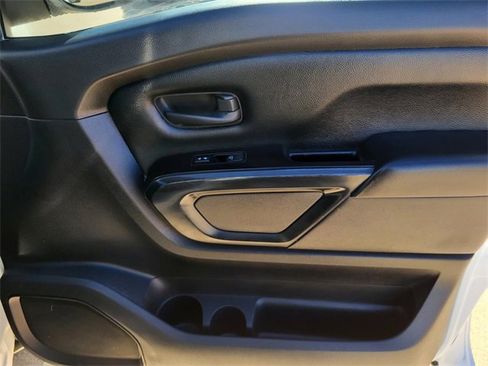 Used 2021 Nissan Titan S w/ S Utility Package image 7