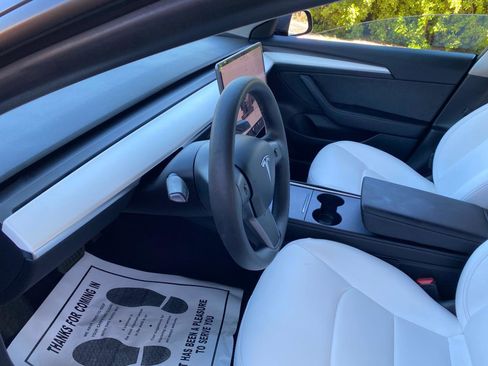 Used 2023 Tesla Model 3 Standard Range image 27