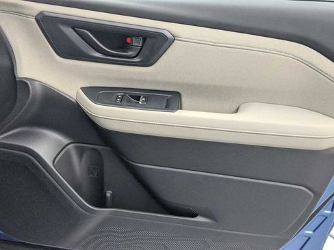 Certified 2025 Subaru Forester Premium w/ Protection Package image 24