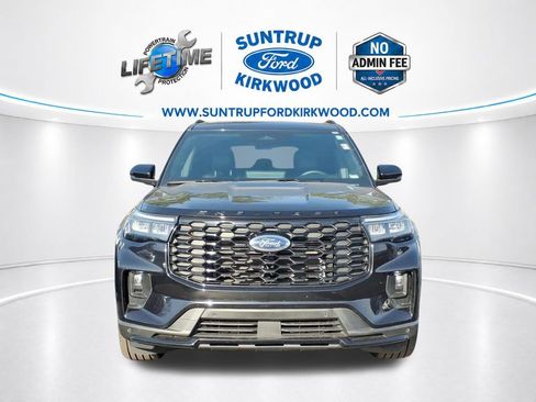 Used 2025 Ford Explorer ST-Line w/ ST-Line Street Pack AWD/4WD image 33