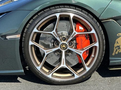Used 2024 Lamborghini Revuelto AWD/4WD image 11
