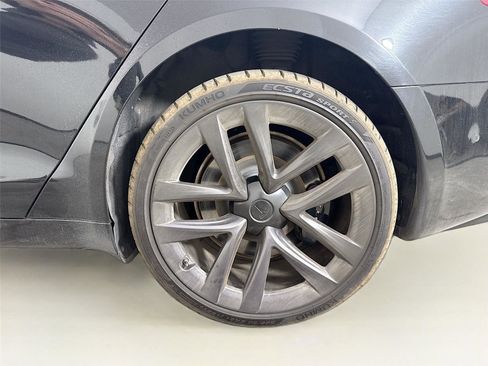 Used 2021 Tesla Model S Plaid image 10