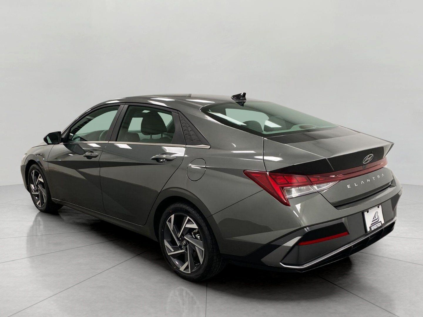 Used 2025 Hyundai Elantra SEL FWD image 7