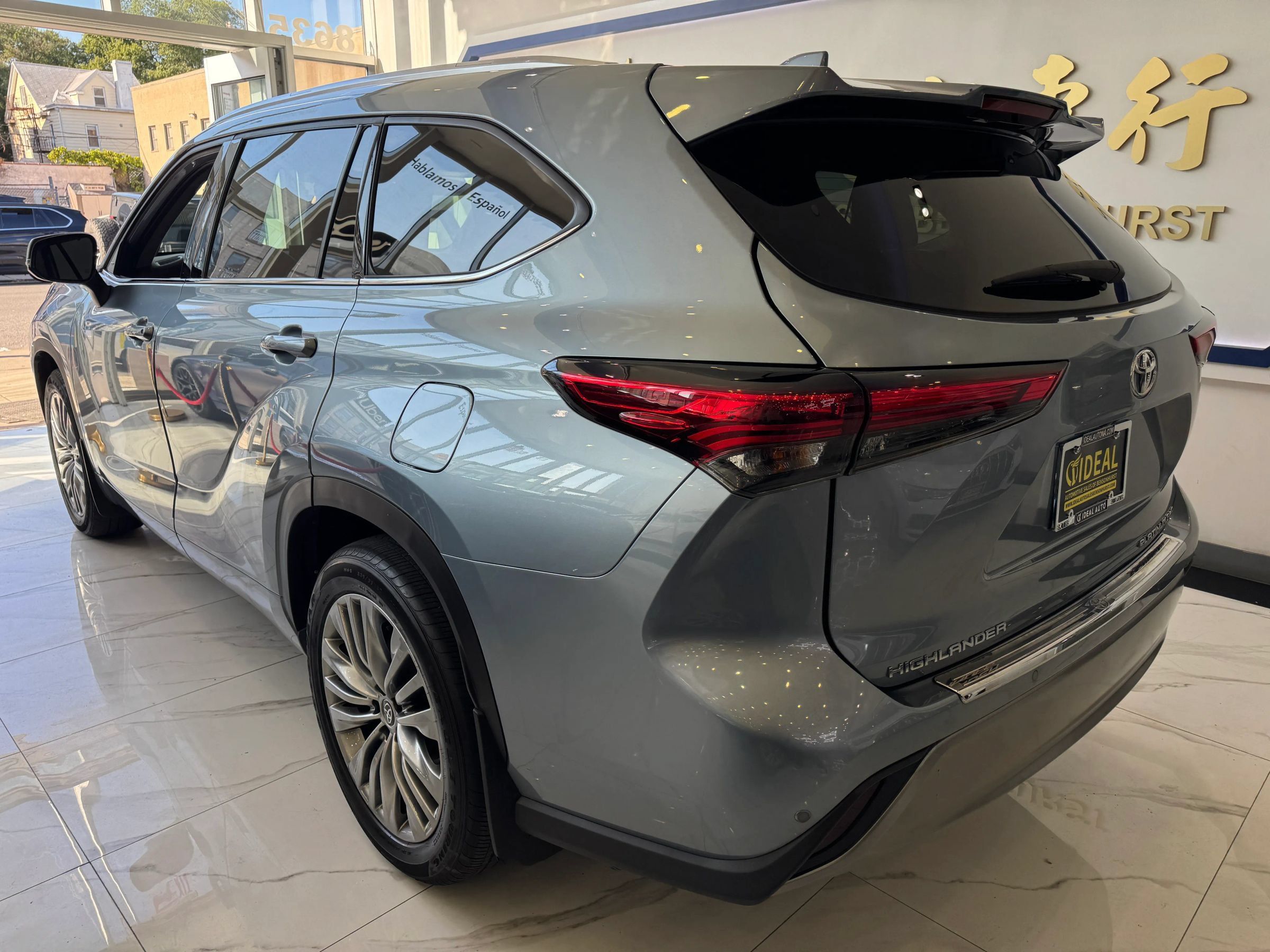 Used 2021 Toyota Highlander Platinum AWD/4WD image 5