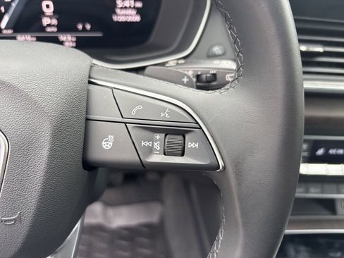 Used 2025 Audi Q5 2.0T Premium w/ Convenience Plus Package image 23