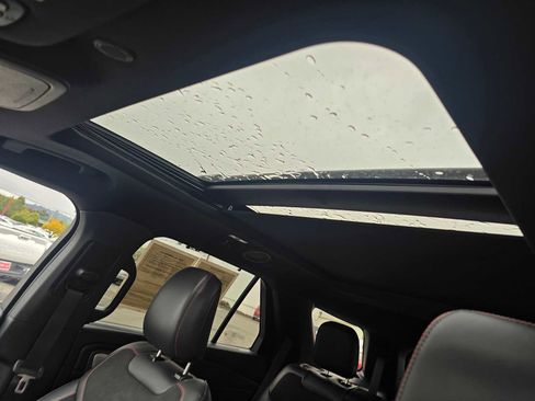 Used 2025 Ford Explorer ST image 29