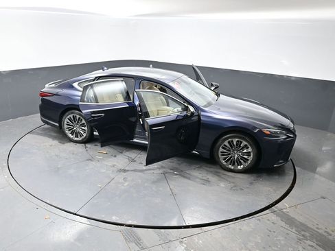 Used 2018 Lexus LS 500 500 Base w/ Interior Upgrade Package image 60