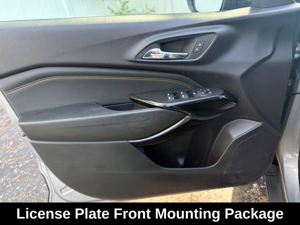 Used 2024 Chevrolet Trax LT w/ Sunroof Package FWD image 12