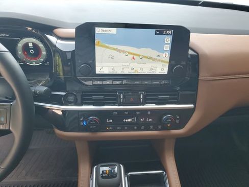 Certified 2025 Nissan Pathfinder Platinum FWD image 15