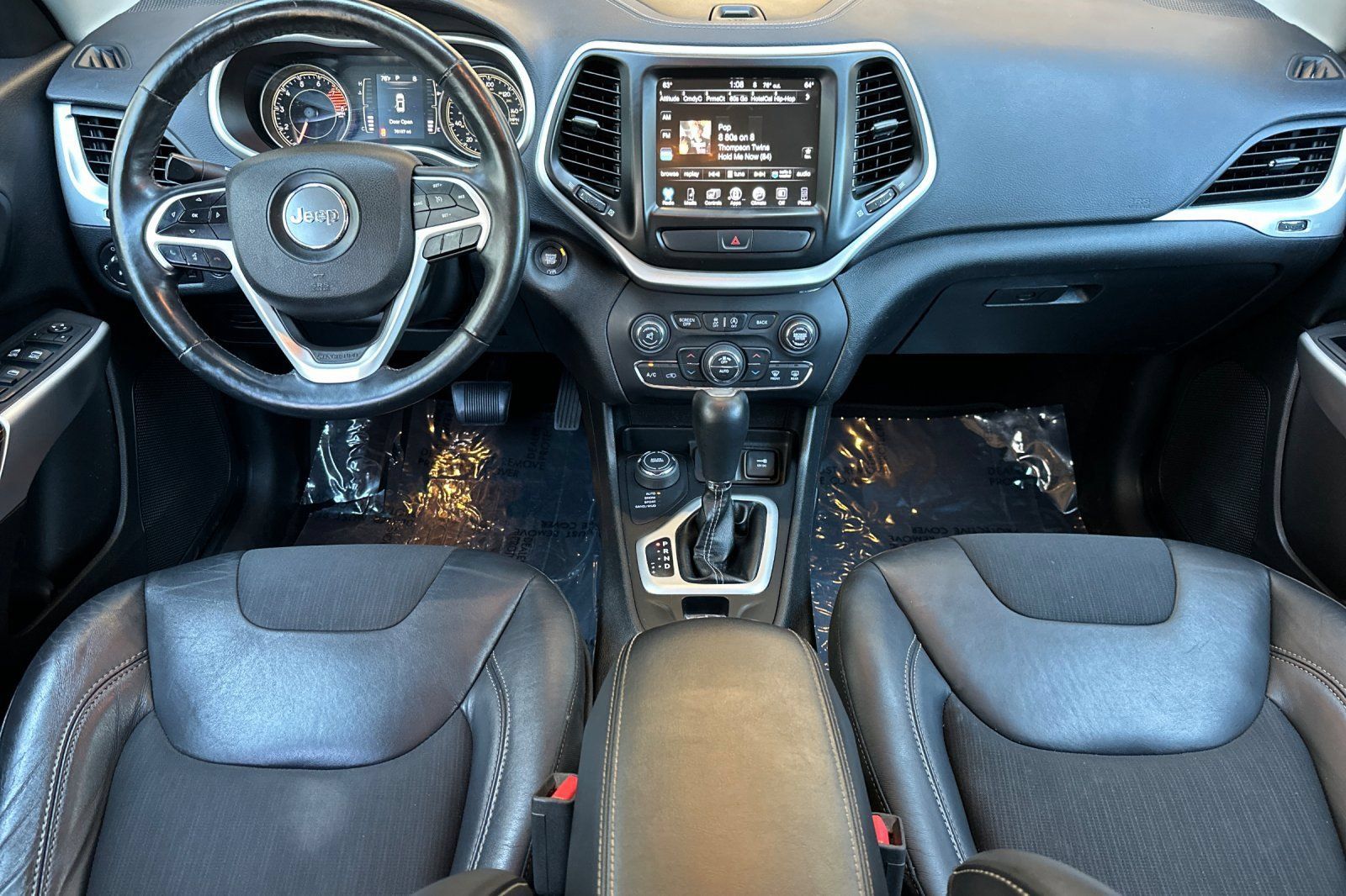 Used 2018 Jeep Cherokee Latitude Plus w/ Comfort/Convenience Group AWD/4WD image 13